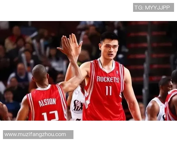 火箭球迷与勇士球迷的激情对决谁能笑到最后的篮球盛宴