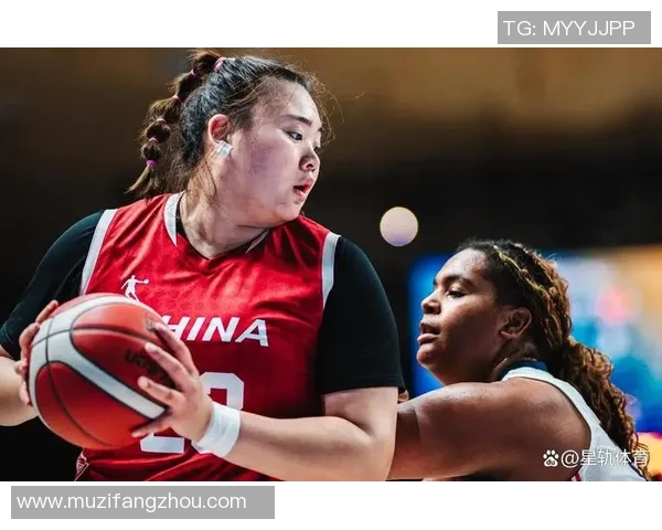 美国女篮与加拿大女篮激战正酣谁将赢得这场篮球盛宴